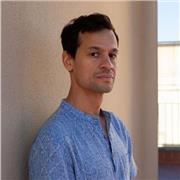 Profesor nativo especializado en clases de conversación y fonética (pronunciación)